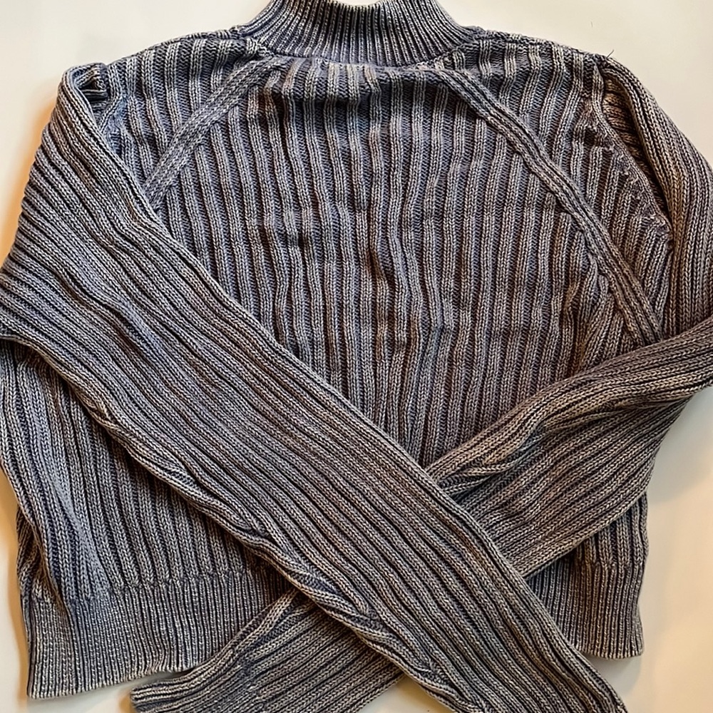 Cropped sweater from brand Lottie Moss. Size small